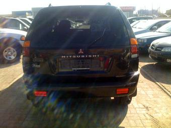 2001 Mitsubishi Montero Sport Photos