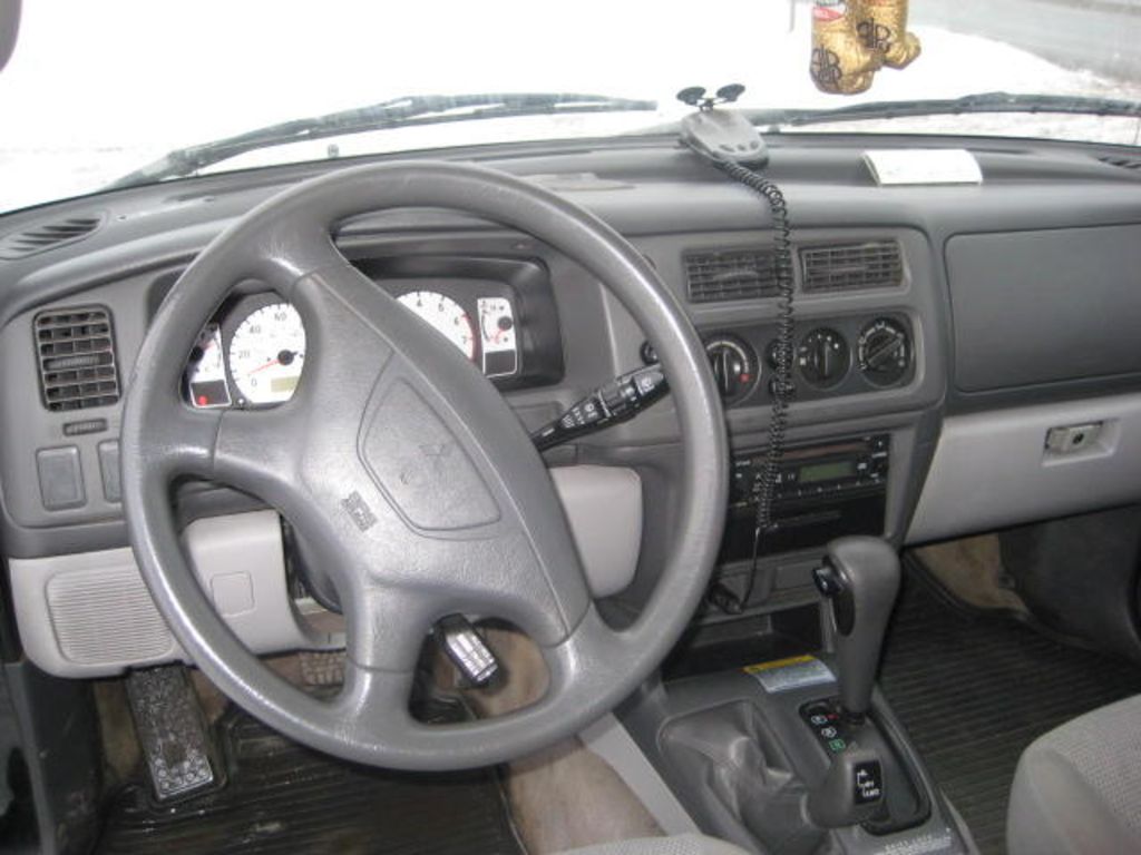 2002 Mitsubishi Montero Sport