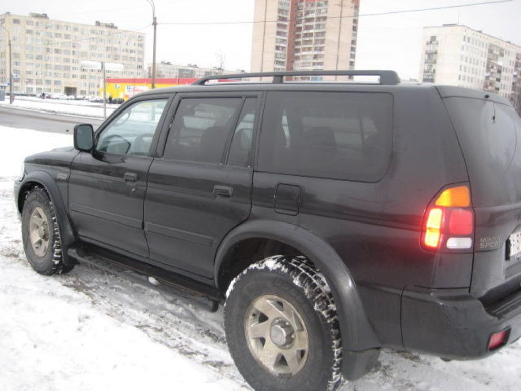 2002 Mitsubishi Montero Sport specs: mpg, towing capacity, size, photos