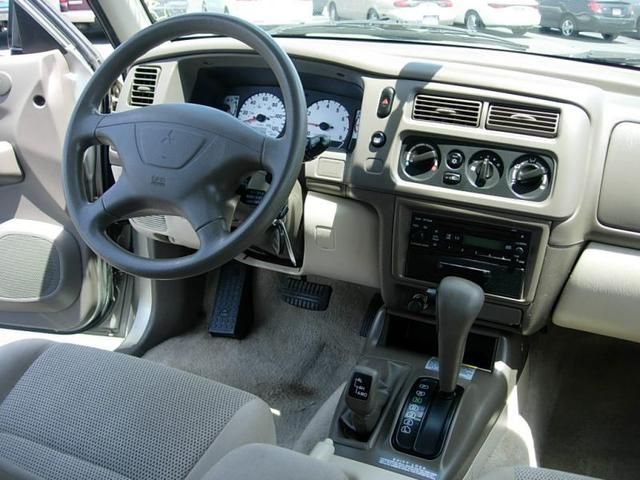 2002 Mitsubishi Montero Sport