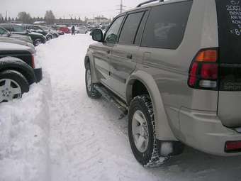 2002 Mitsubishi Montero Sport Pictures