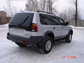 2002 Mitsubishi Montero Sport Pictures