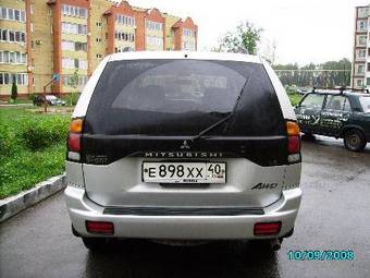 2002 Mitsubishi Montero Sport Photos
