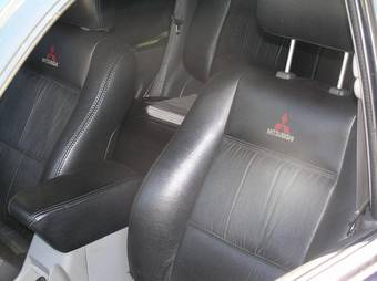 2002 Mitsubishi Montero Sport Pictures