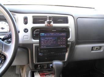 2002 Mitsubishi Montero Sport Photos