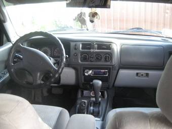 2002 Mitsubishi Montero Sport Wallpapers
