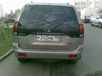 2002 Mitsubishi Montero Sport Photos