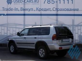 2002 Mitsubishi Montero Sport Pictures
