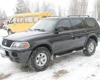 2002 Mitsubishi Montero Sport Pics