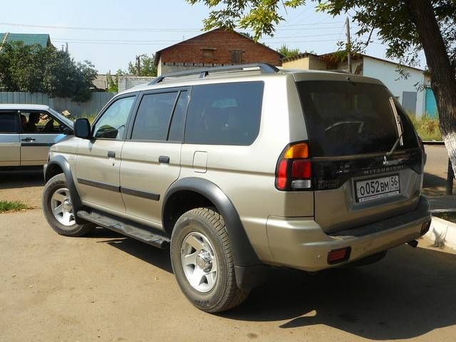 2003 Mitsubishi Montero Sport