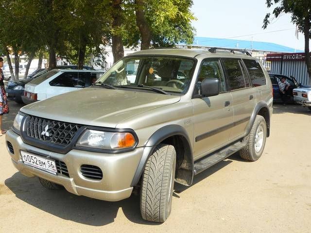 2003 Mitsubishi Montero Sport