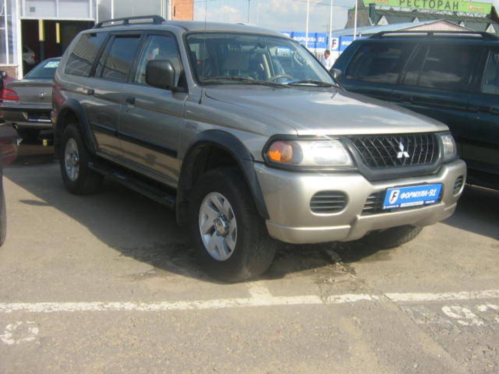 2003 Mitsubishi Montero Sport