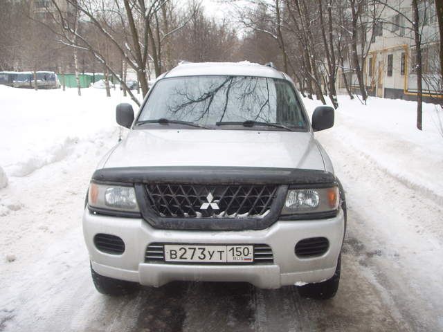 2003 Mitsubishi Montero Sport