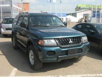 2003 Mitsubishi Montero Sport Pictures