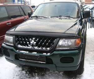 2003 Mitsubishi Montero Sport Photos