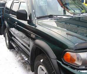 2003 Mitsubishi Montero Sport Photos