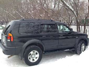 2003 Mitsubishi Montero Sport Photos