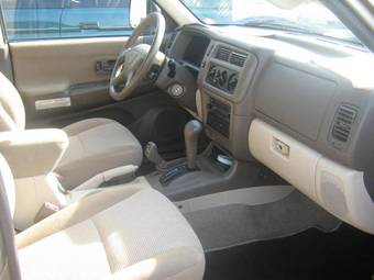 2003 Mitsubishi Montero Sport Pictures