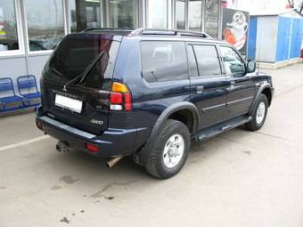 2003 Mitsubishi Montero Sport Pictures
