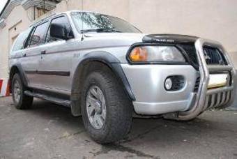 2003 Mitsubishi Montero Sport Pictures