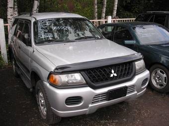 2003 Mitsubishi Montero Sport Photos