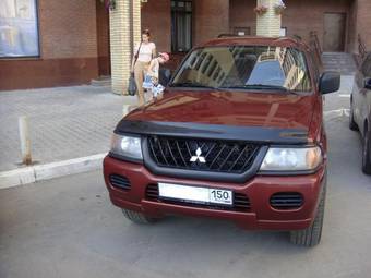 2003 Mitsubishi Montero Sport Pictures