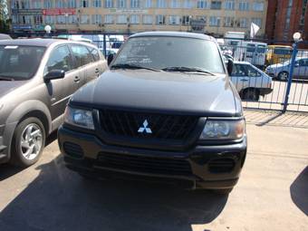 2003 Mitsubishi Montero Sport Photos
