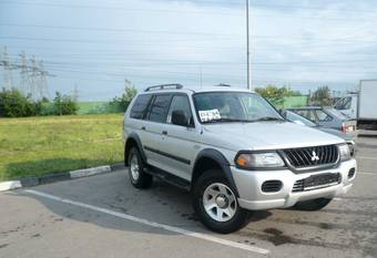 2003 Mitsubishi Montero Sport Photos