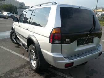 2003 Mitsubishi Montero Sport Photos