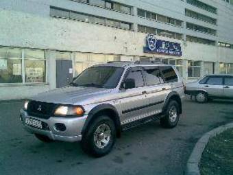 2003 Mitsubishi Montero Sport Photos