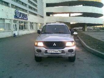 2003 Mitsubishi Montero Sport Photos