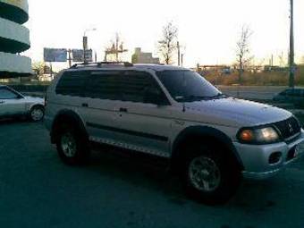 2003 Mitsubishi Montero Sport Pictures