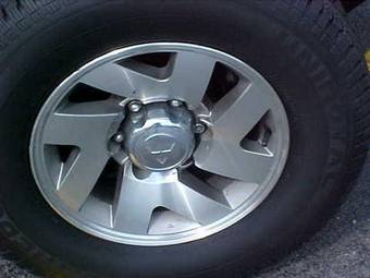 2003 Mitsubishi Montero Sport Pictures