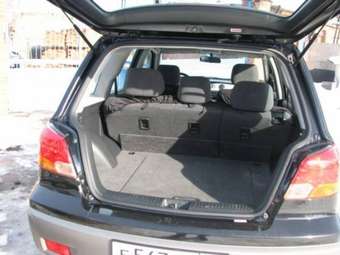 2002 Mitsubishi Outlander Pics