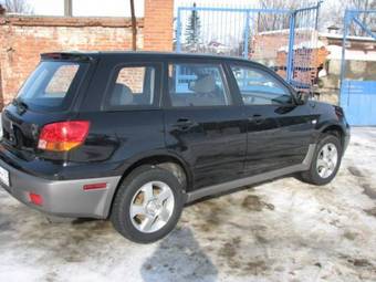 2002 Mitsubishi Outlander Photos