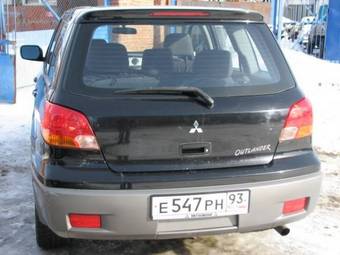 2002 Mitsubishi Outlander Photos