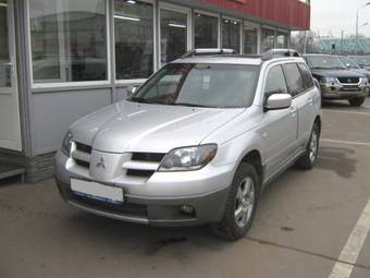 2002 Mitsubishi Outlander Pictures