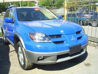 2002 Mitsubishi Outlander Photos