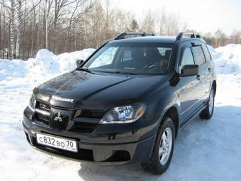 2002 Mitsubishi Outlander Photos