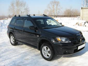 2002 Mitsubishi Outlander Pictures