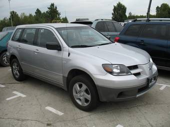 2002 Mitsubishi Outlander Photos