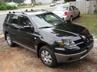 2002 Mitsubishi Outlander Photos