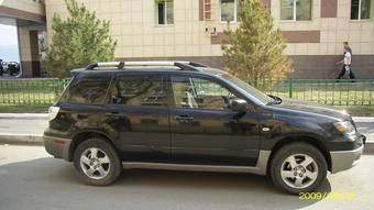 2002 Mitsubishi Outlander Photos