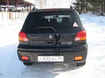 2002 Mitsubishi Outlander Photos