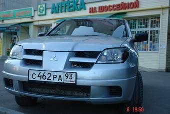 2002 Mitsubishi Outlander Pictures