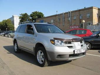 2002 Mitsubishi Outlander Pictures