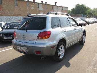 2002 Mitsubishi Outlander Pics