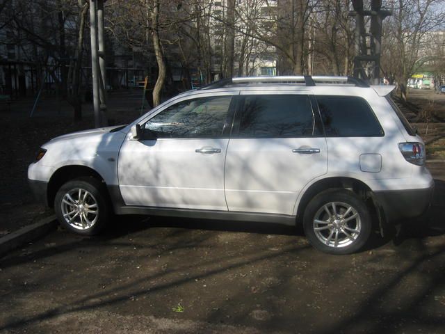 2003 Mitsubishi Outlander