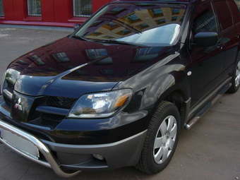 2003 Mitsubishi Outlander Pictures