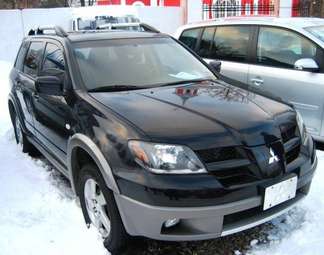 2003 Mitsubishi Outlander Photos